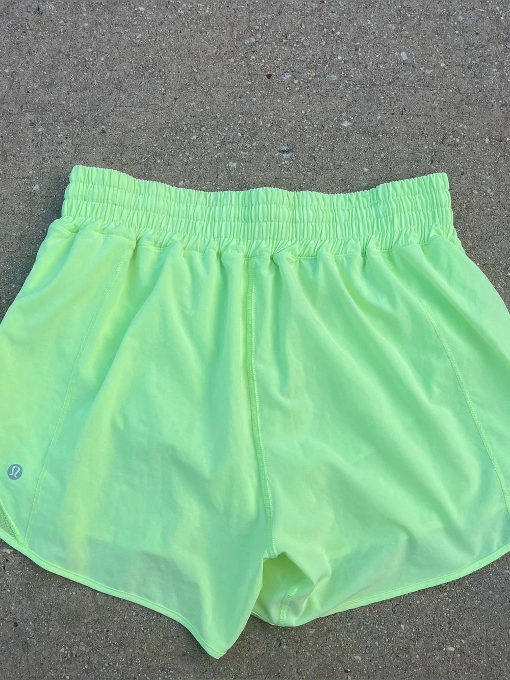Lululemon shorts hotty hot high rise yellow women’s 8
